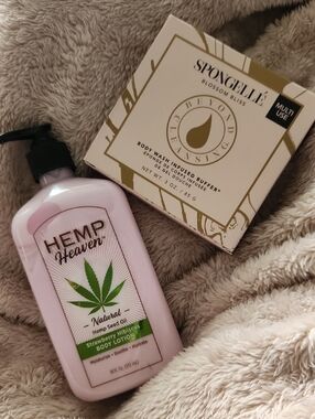 Strawberry Hibiscus Body Lotion — Pink Bottle